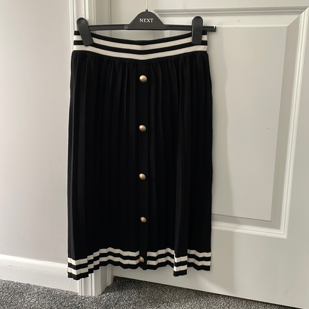 Knit pleated classy midi skirt